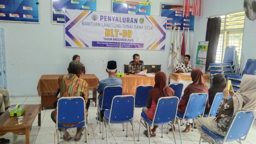 Penyaluran dana bantuan BLT 2026 di desa harapan makmur kecamatan pondok kubang